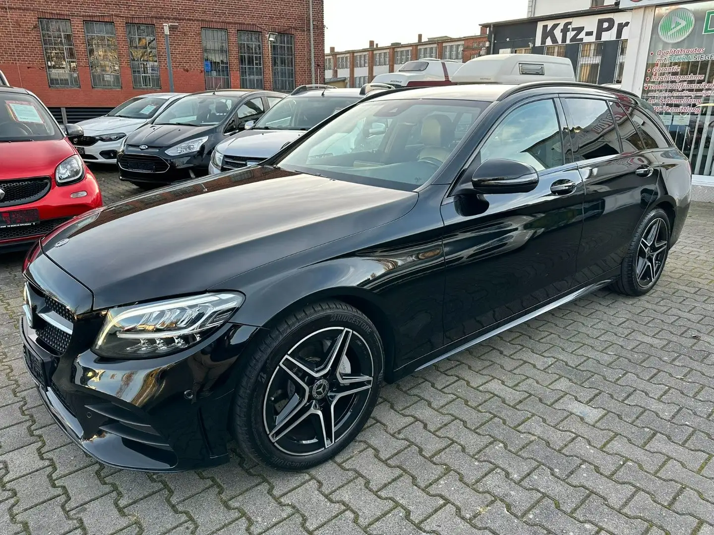 Mercedes-Benz C 180 T CGI AMG LINE/NIGHT PAKET Noir - 1