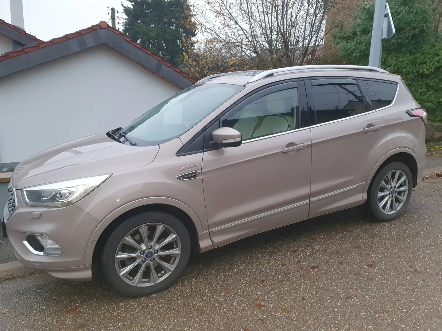 Ford Kuga Kuga Vignale 1.5 TDCi 120 S Beige - 1