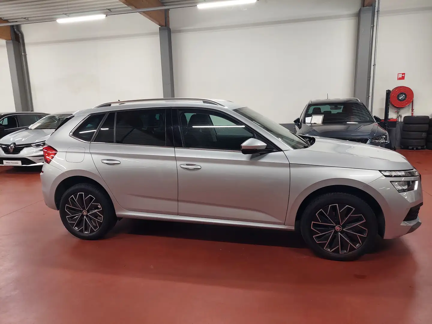 Skoda Kamiq TSi + VIRTUAL + CAM + Keyless + CarPLAY + ACC Gris - 2