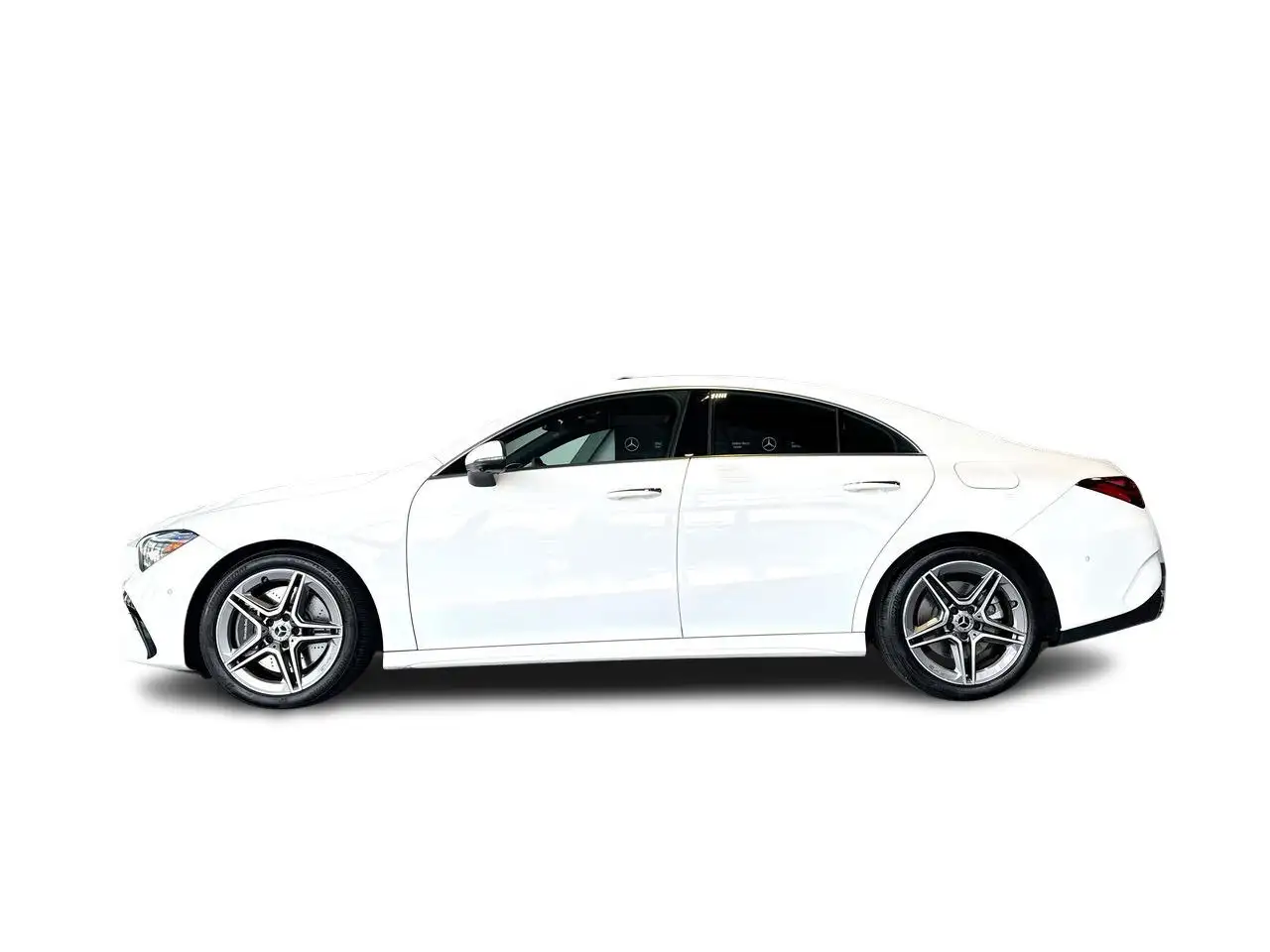 Mercedes-Benz CLA снимка Mercedes-Benz CLA