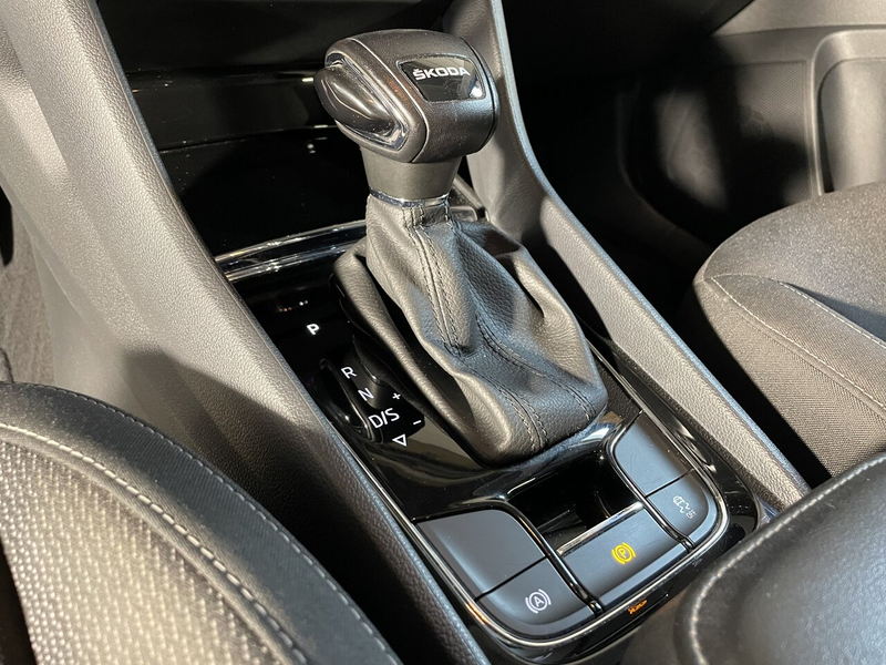 Skoda Karoq 2.0 TDI 115 DSG7 BUSINESS GPS CARPLAY — photo 8