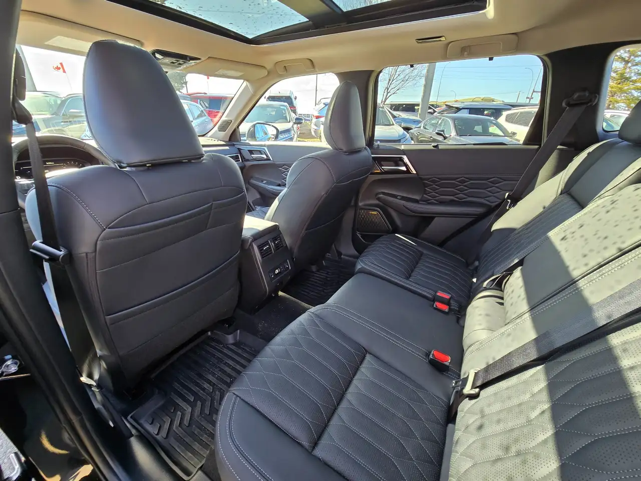 Mitsubishi Outlander снимка Mitsubishi Outlander