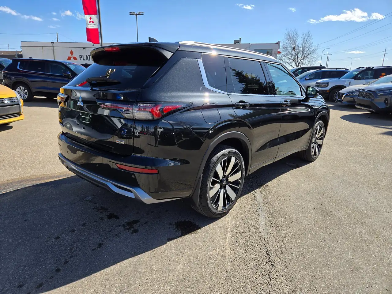 Mitsubishi Outlander снимка Mitsubishi Outlander