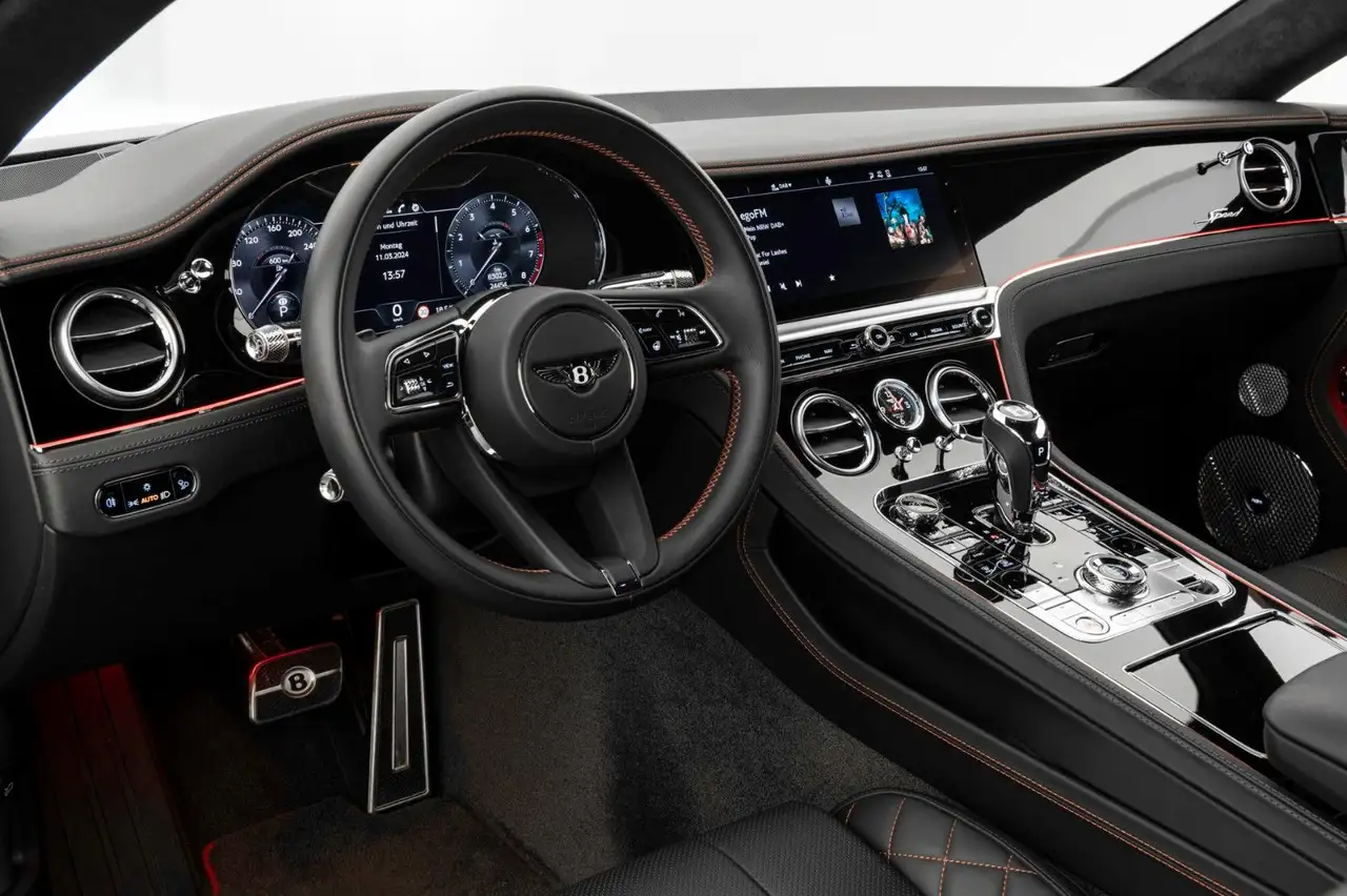 Bentley Continental GT 2022 — фото 11