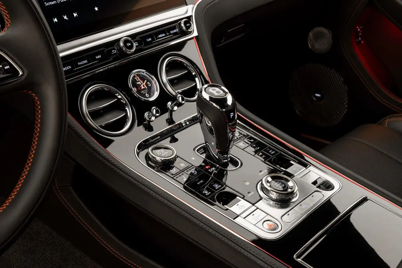 Bentley Continental GT 2022 — фото 14
