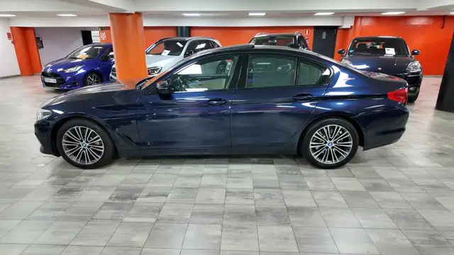 BMW 5 Series view 3