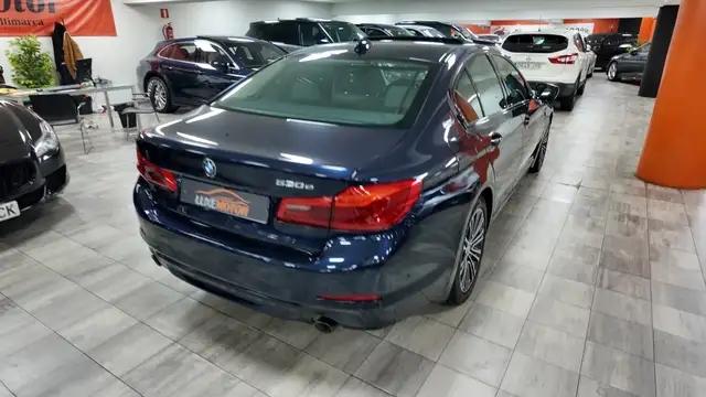 BMW 5 Series view 6