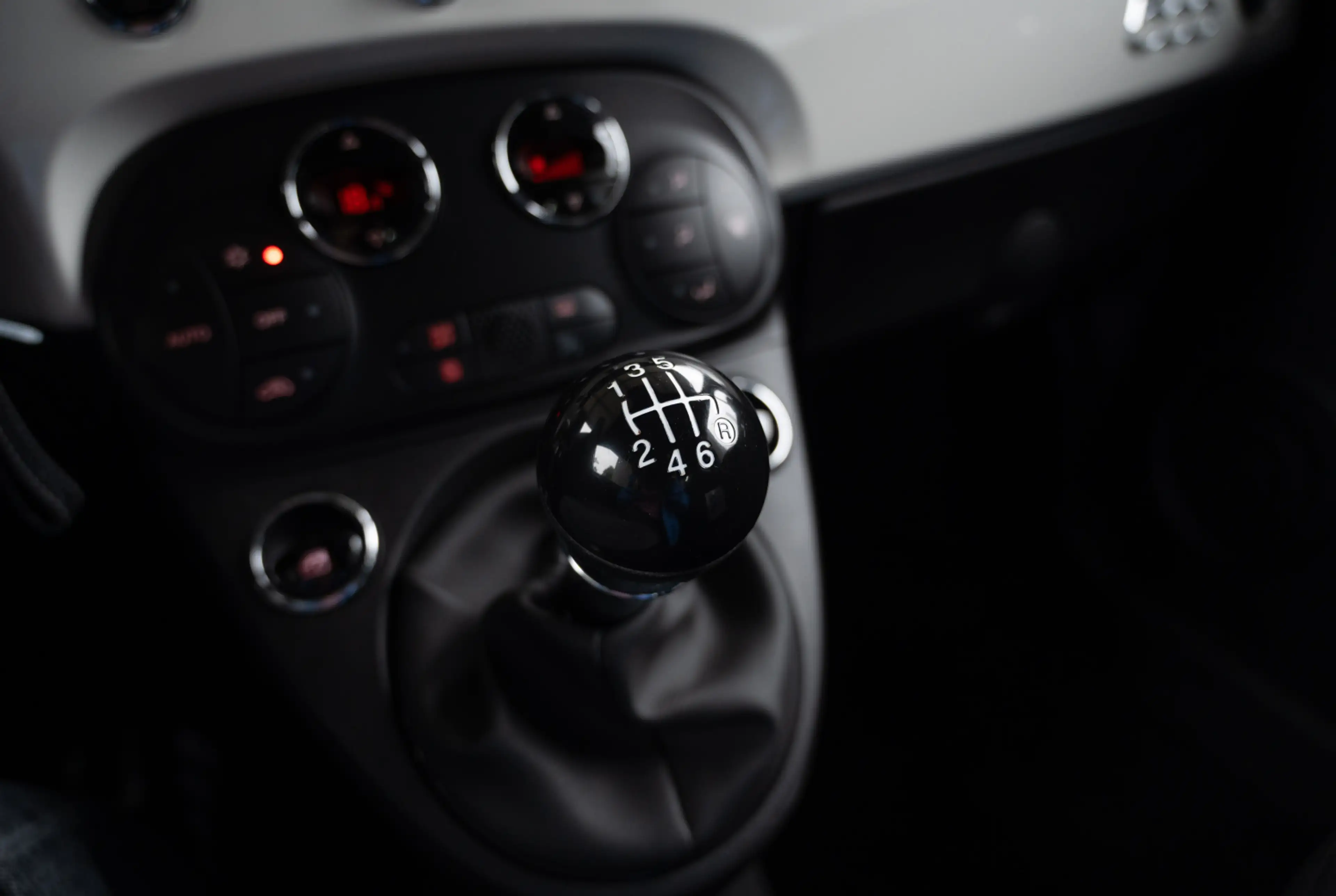 Fiat 500 Basis 1.0 GSE N3 Hybrid *KOMFORT-PAKET*TECH-PAKET* — photo 10