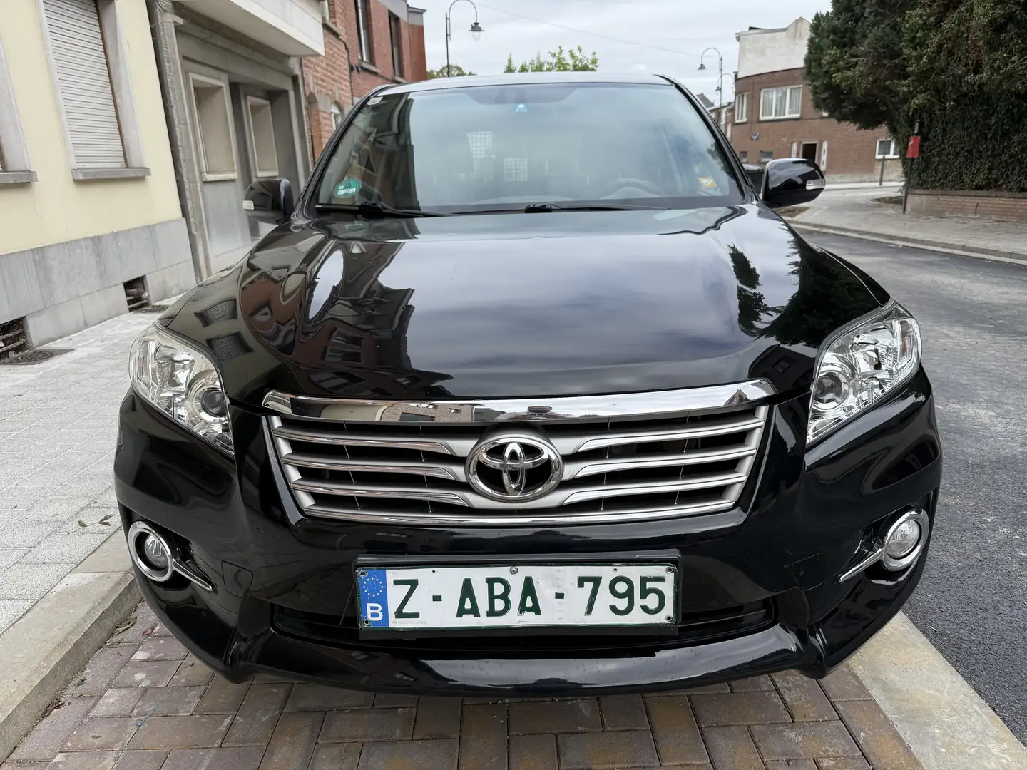 Toyota RAV 4 2.2 D-4D D-CAT 4x4 Premium DPF ** Automatique ** Noir - 2