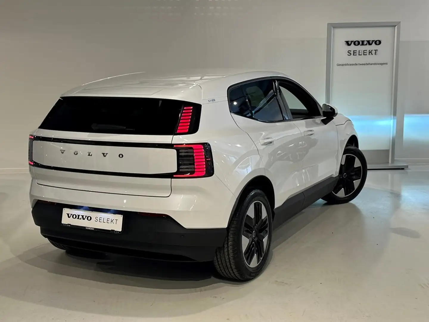 Volvo EX30 Recharge Extended Range + WARMTEPOMP Alb - 2