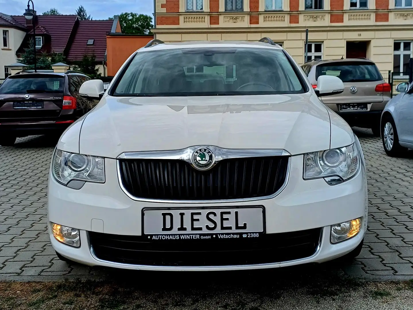 Skoda Superb Combi 2.0 TDI *Klimaaut.*Sitzheizung*PDC*Xenon* Weiß - 2