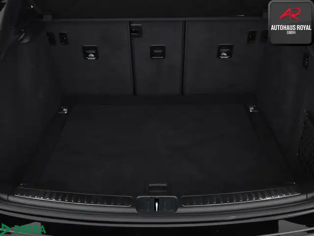 Porsche Macan view 14