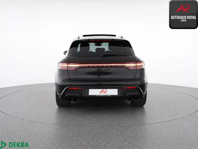 Porsche Macan view 4