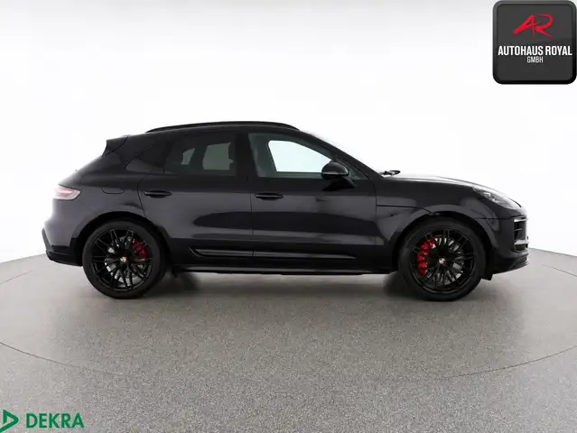 Porsche Macan view 6