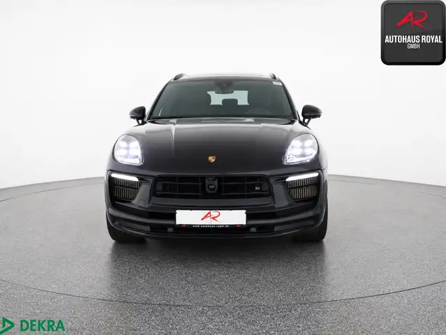 Porsche Macan view 8