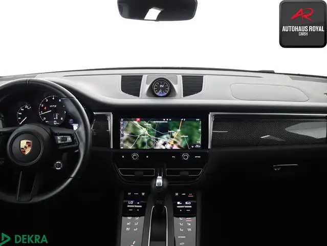 Porsche Macan view 9