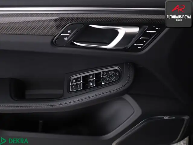 Porsche Macan view 15