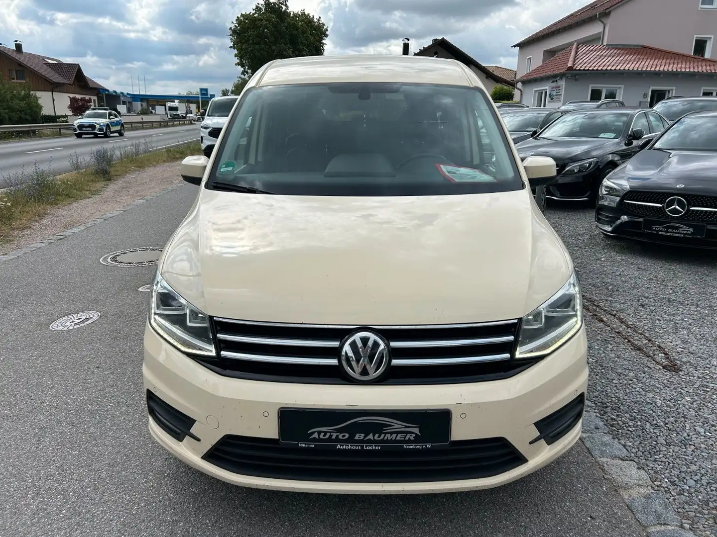 Volkswagen Caddy Maxi Comfortline *NAVI*Bi-Xenon* Beige - 2