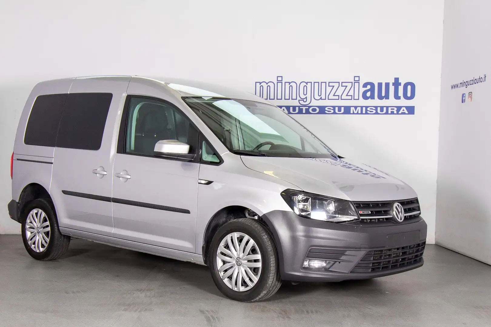 Volkswagen Caddy 2.0 TDI 4MOTION 122CV Grigio - 1