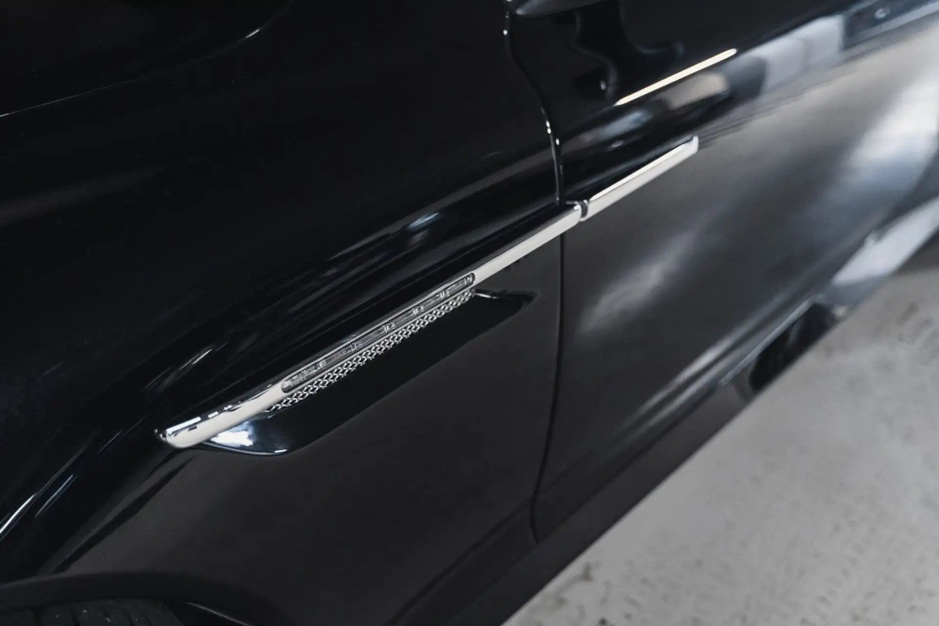 애스턴마틴 DB9 Coupe 2014 검정 사진 2