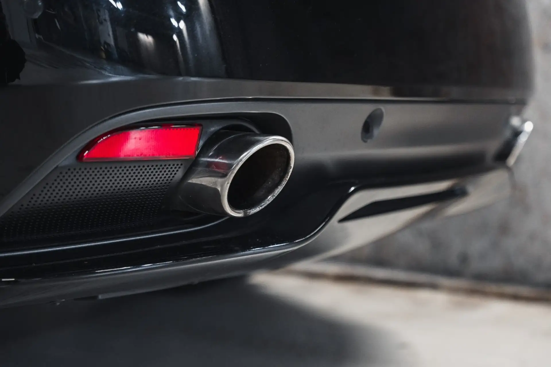 애스턴마틴 DB9 Coupe 2014 검정 사진 7