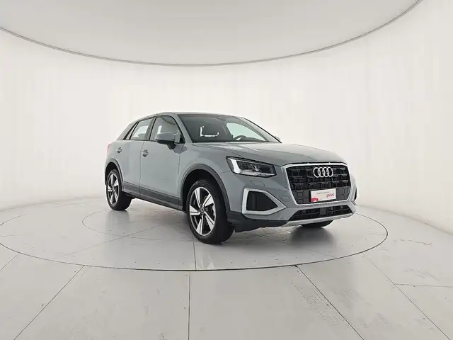 Audi Q2 view 6