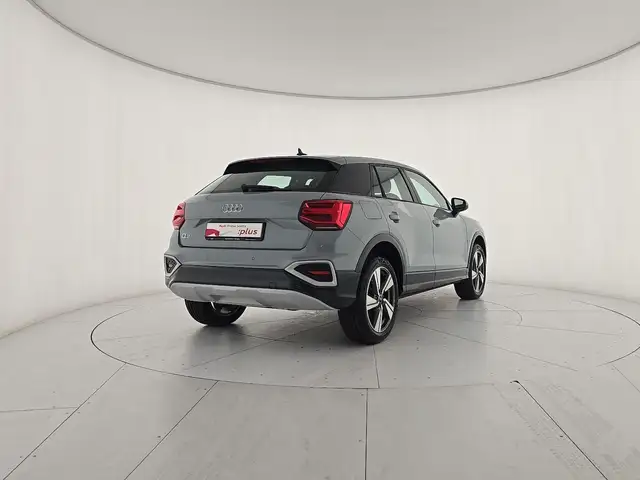 Audi Q2 view 5