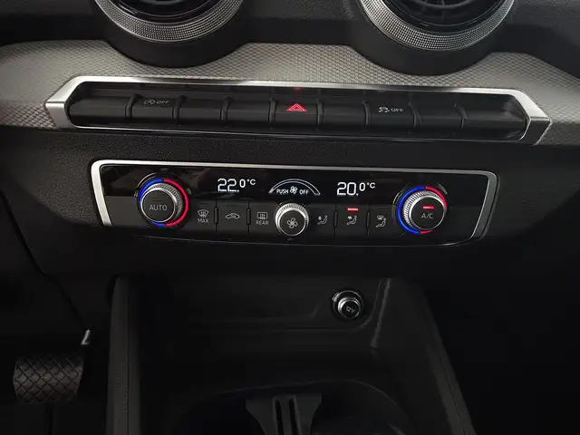 Audi Q2 view 13