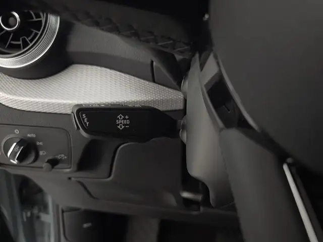 Audi Q2 view 15