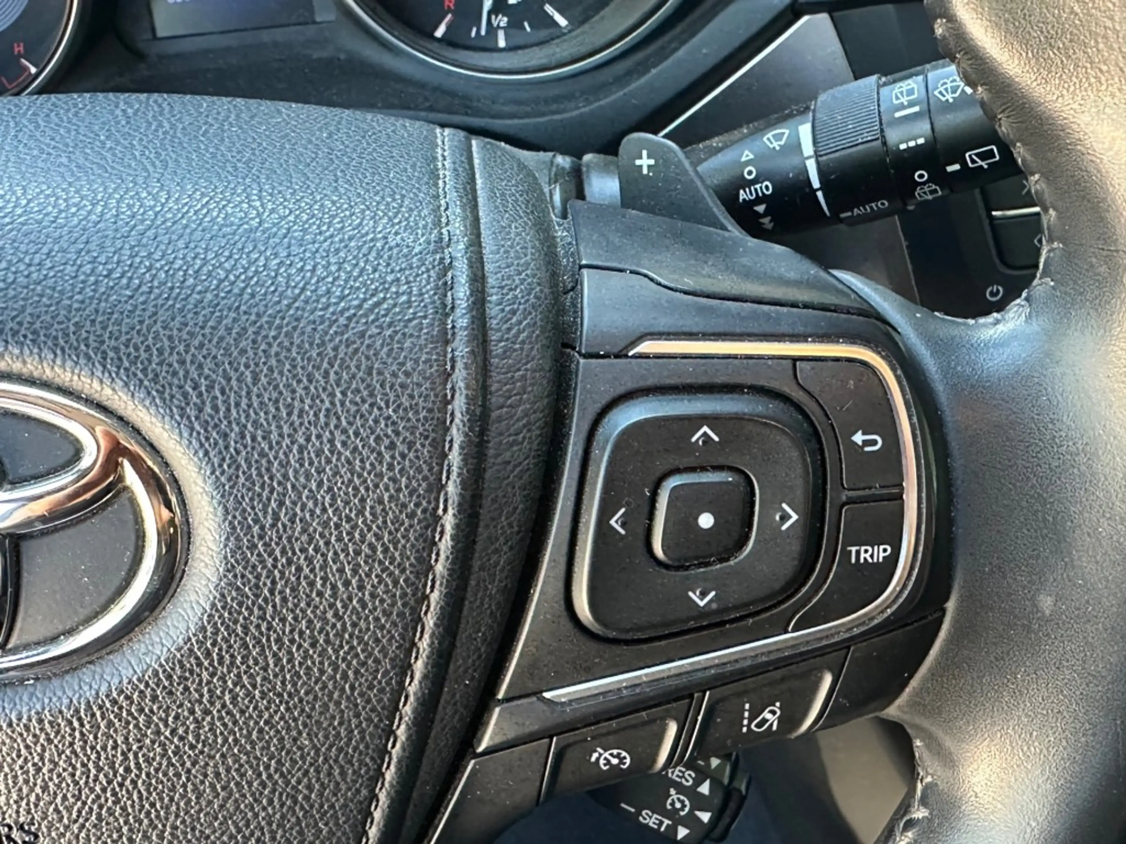 Toyota Avensis 1.8 VVT-I Premium Navi Leder Panorama AUTOMAAT DEF — photo 18