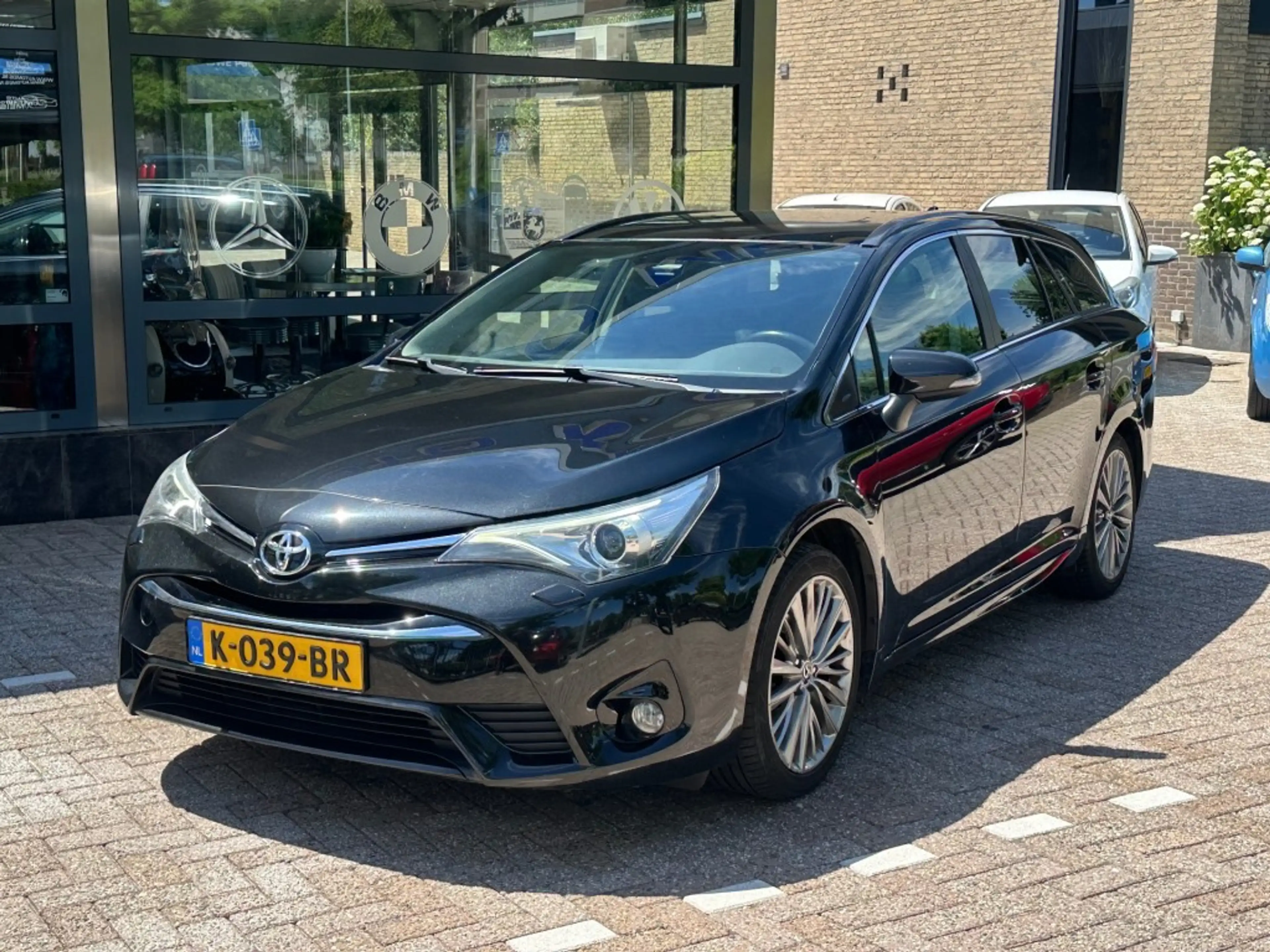 Toyota Avensis 1.8 VVT-I Premium Navi Leder Panorama AUTOMAAT DEF — photo 2