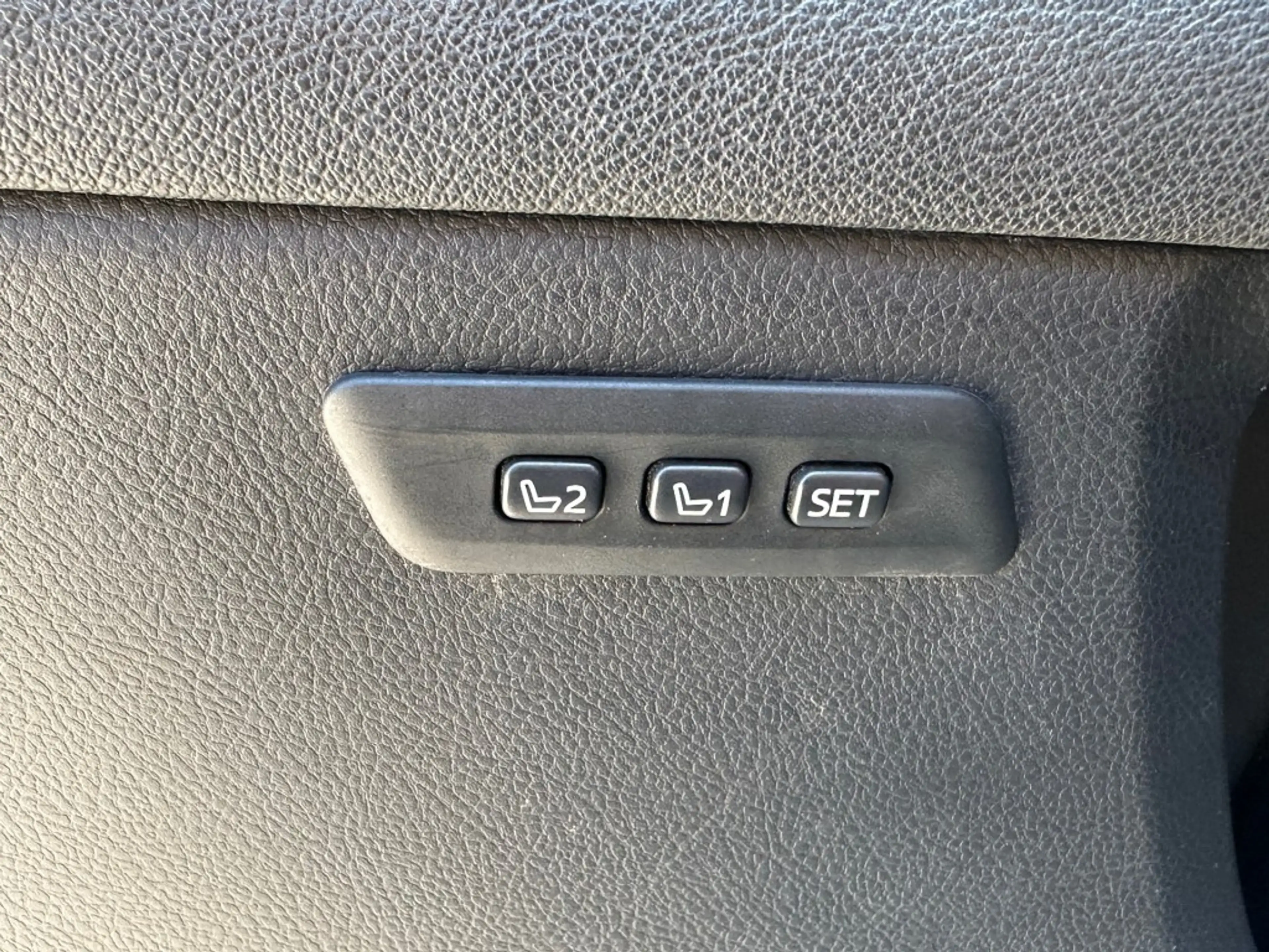 Toyota Avensis 1.8 VVT-I Premium Navi Leder Panorama AUTOMAAT DEF — photo 28