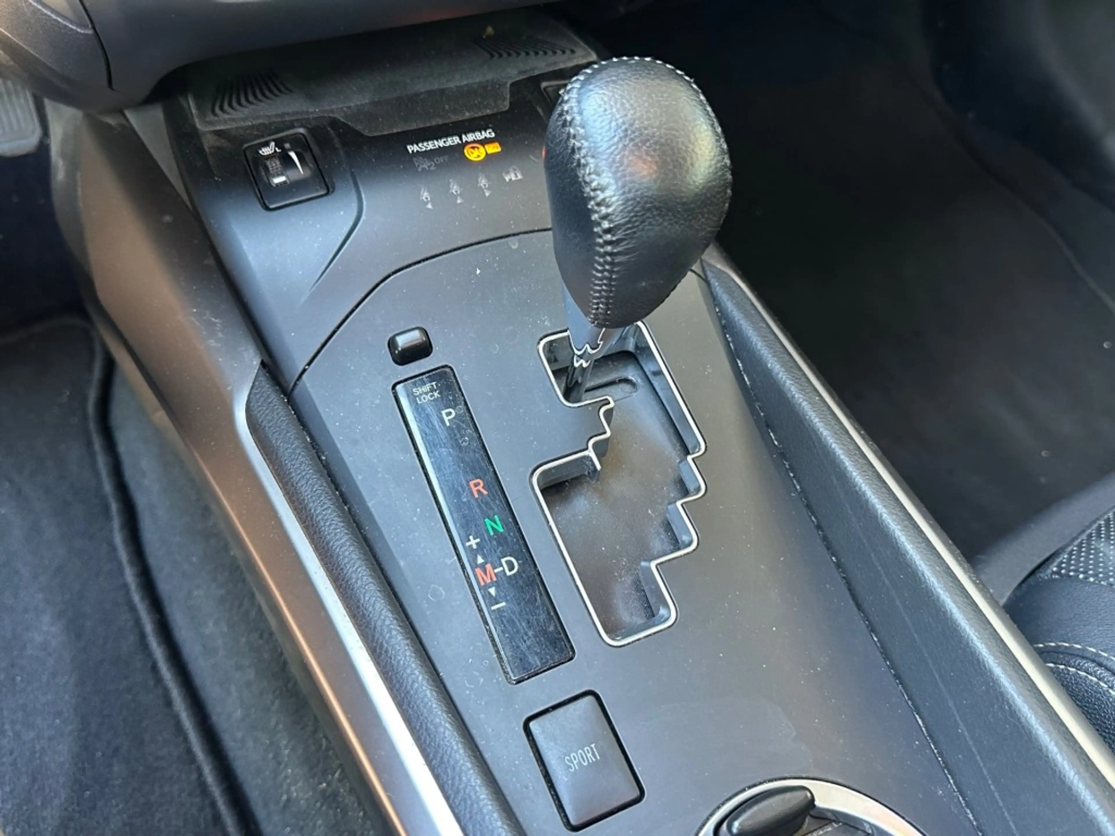 Toyota Avensis 1.8 VVT-I Premium Navi Leder Panorama AUTOMAAT DEF — photo 23