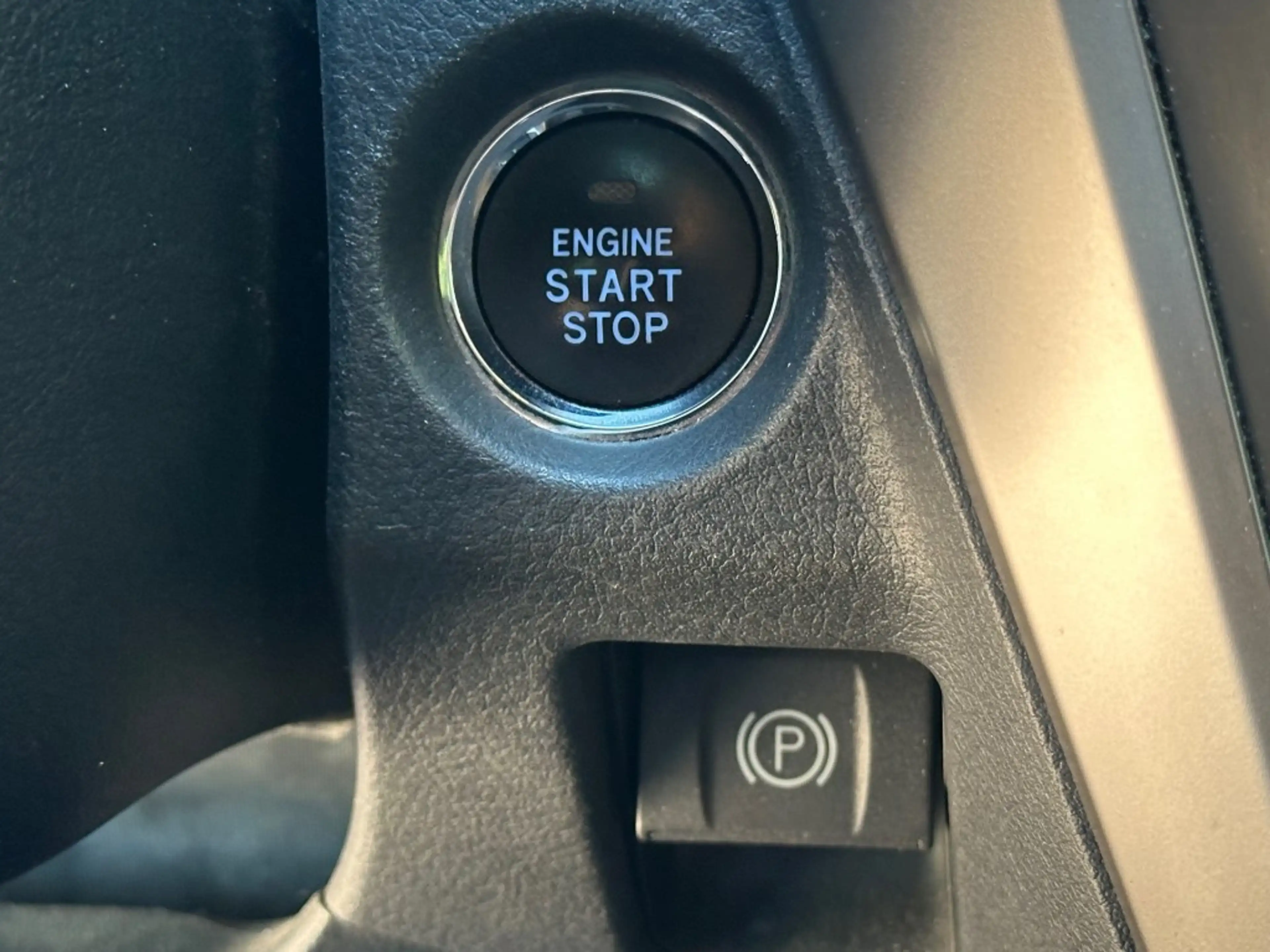 Toyota Avensis 1.8 VVT-I Premium Navi Leder Panorama AUTOMAAT DEF — photo 21