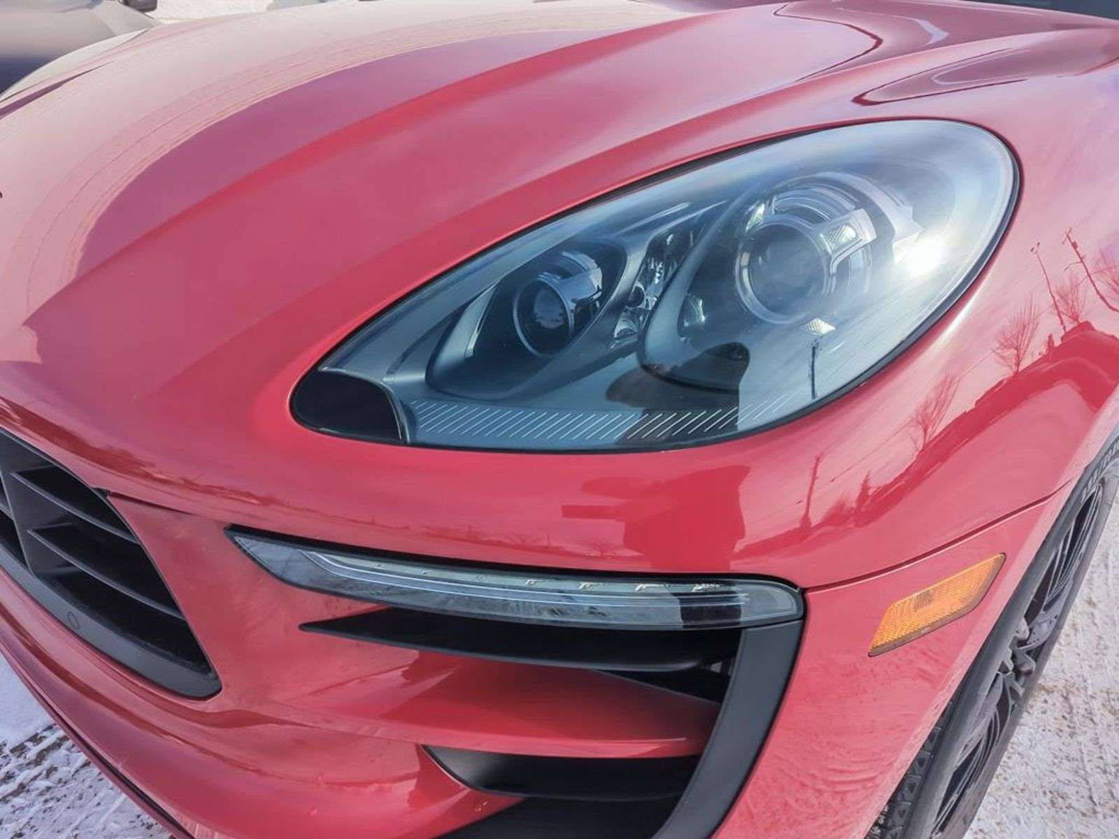 2017 Porsche Macan GTS; 360 HP!! LEATHER, WINTER/SUMMER TIRES/RIMS, P thumb 8