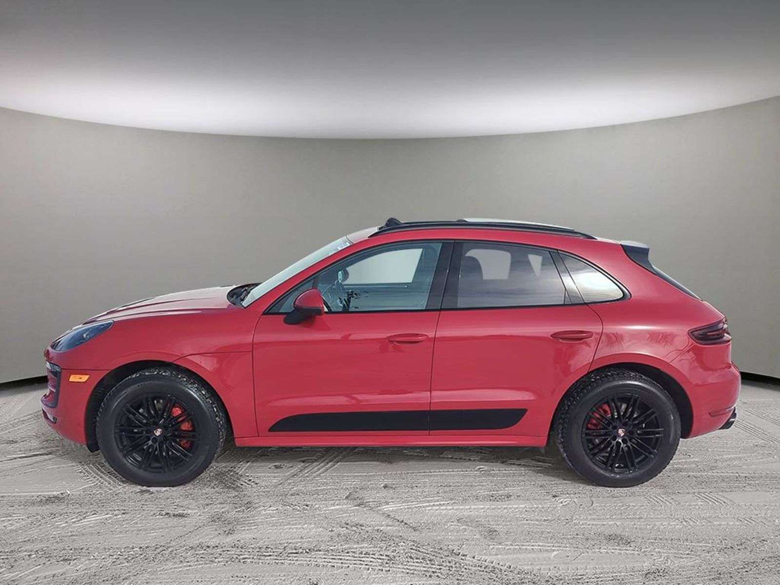 2017 Porsche Macan GTS; 360 HP!! LEATHER, WINTER/SUMMER TIRES/RIMS, P alt 3