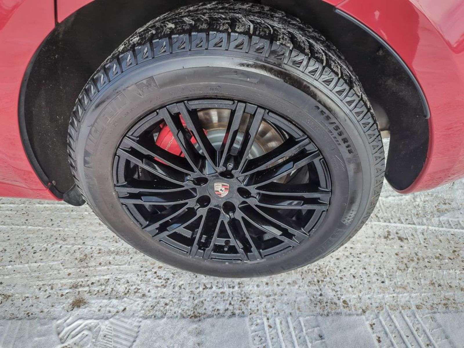 2017 Porsche Macan GTS; 360 HP!! LEATHER, WINTER/SUMMER TIRES/RIMS, P thumb 6