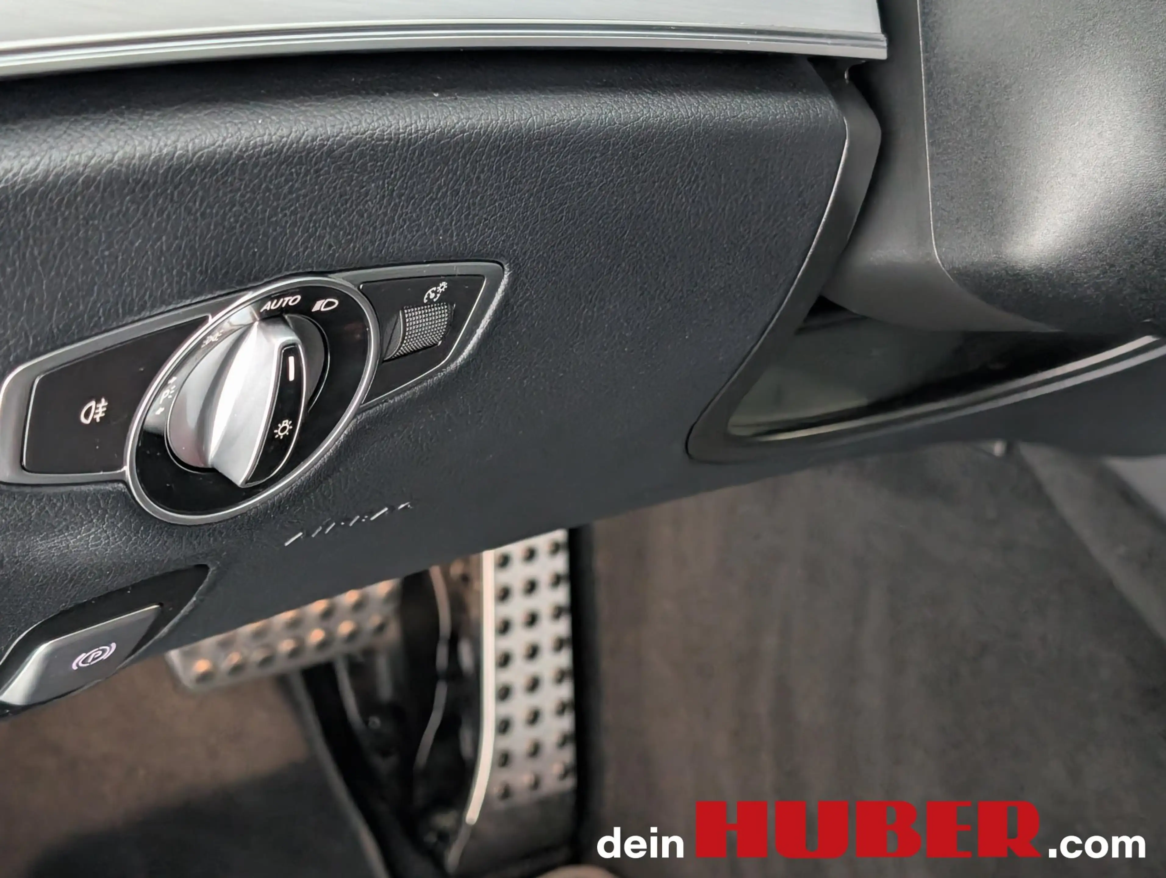 Mercedes-Benz CLS 350 — photo 15