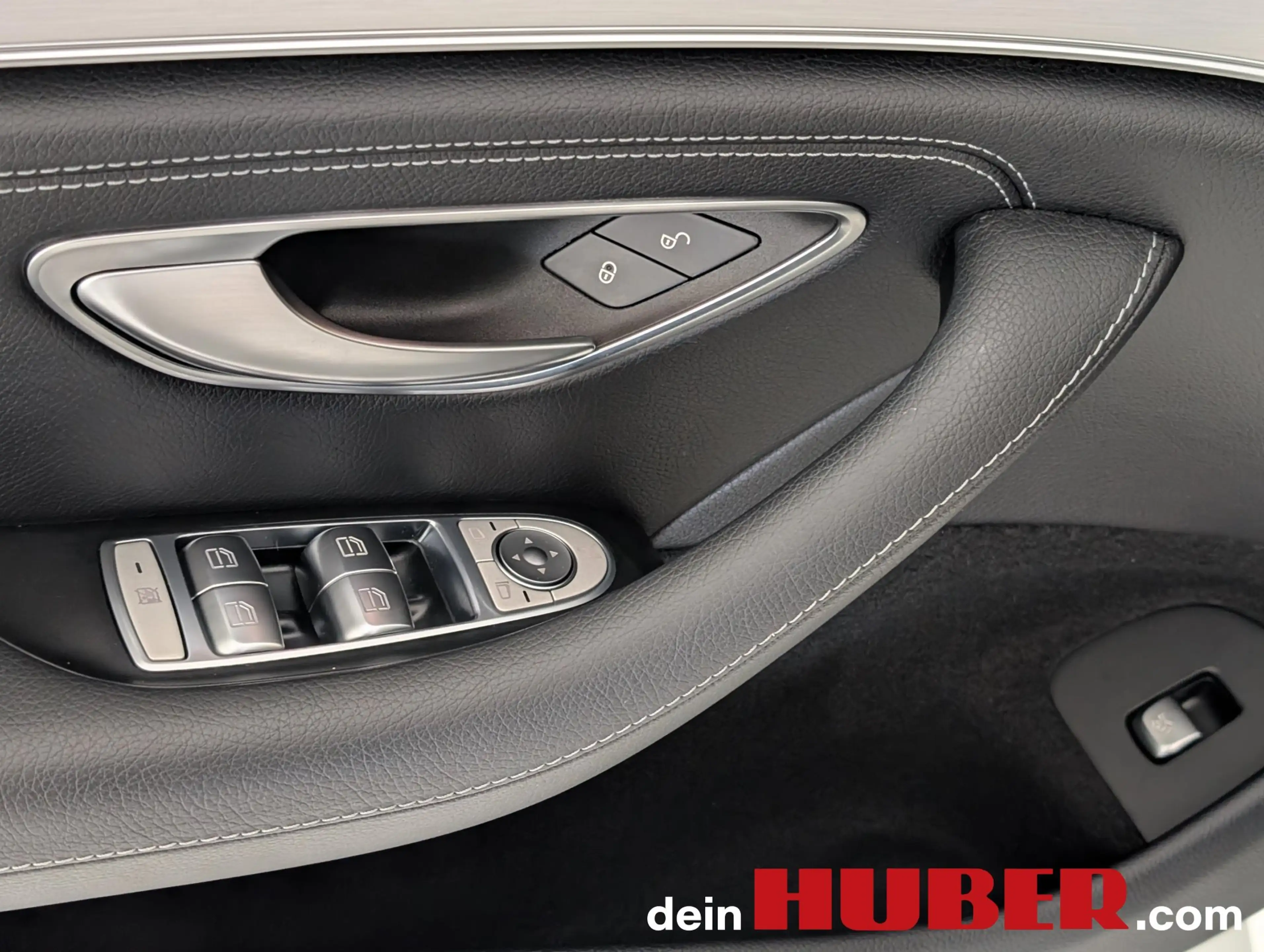 Mercedes-Benz CLS 350 — photo 14