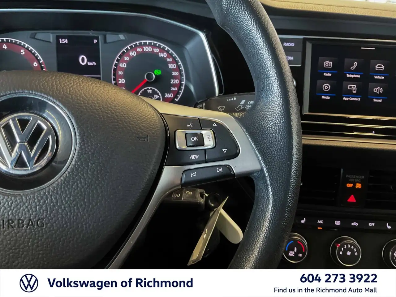 Volkswagen Jetta снимка Volkswagen Jetta