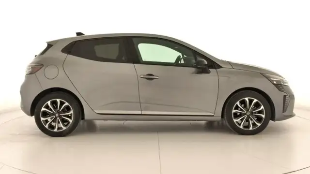 Renault Clio view 4