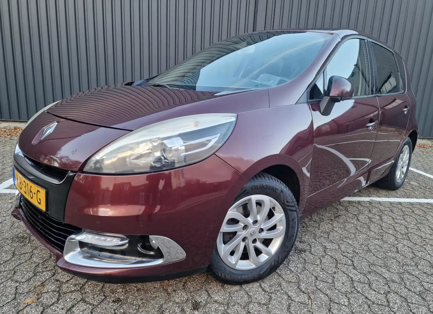 Renault Scenic 1.5 dCi Bose, pano-dak, 2x pdc, cruise, navi, trek Rouge - 2