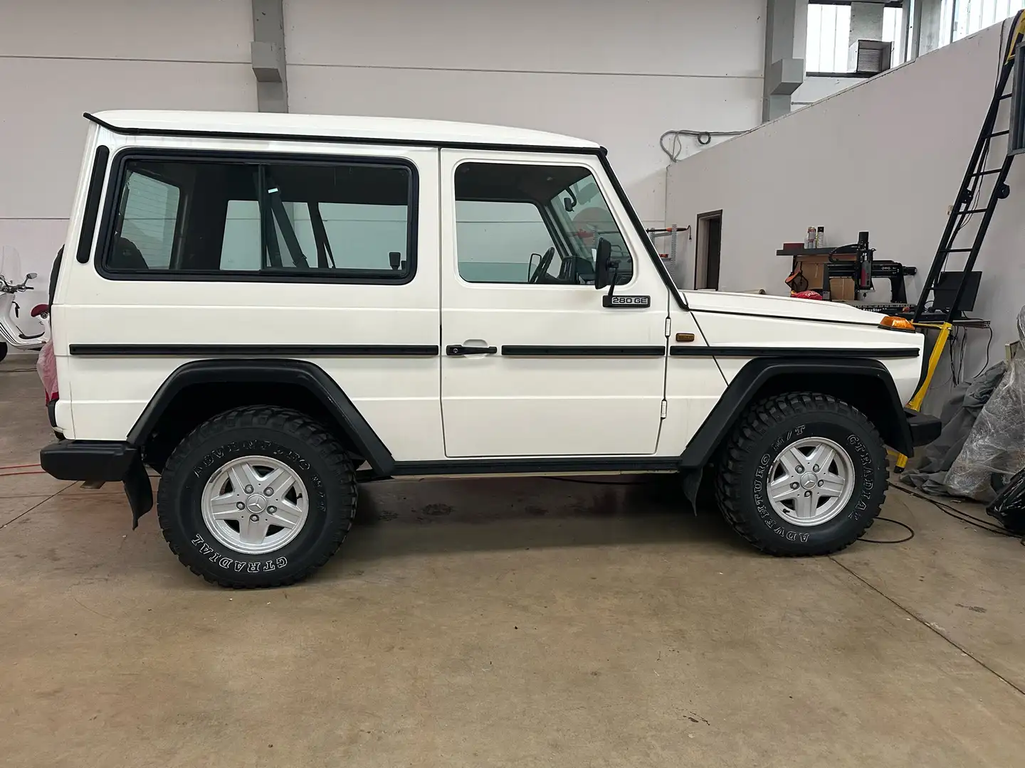 Mercedes-Benz G 280 280 GE White - 1