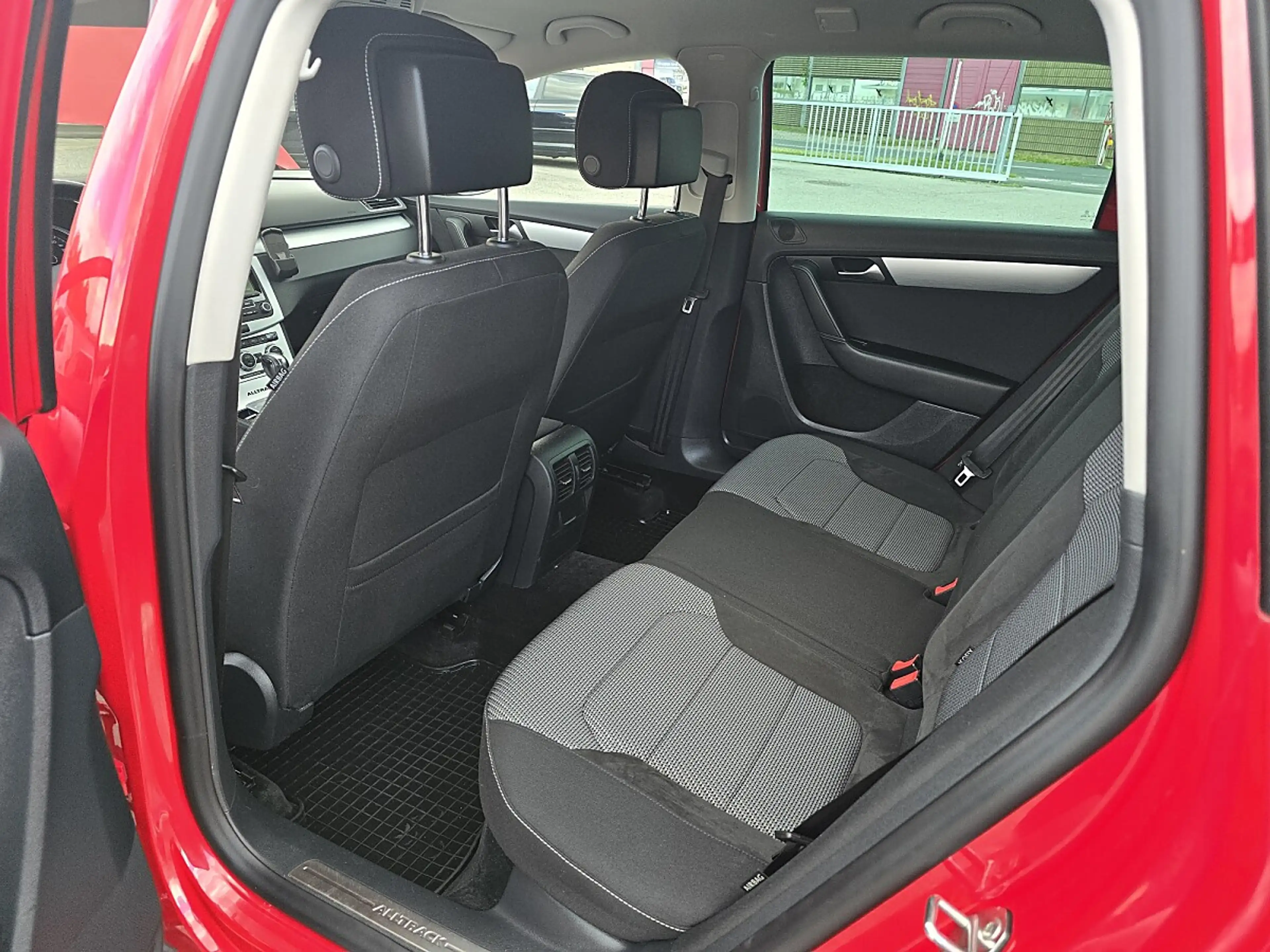 Volkswagen Passat Alltrack BMT 2,0 TDI DPF 4Motion DSG — photo 14