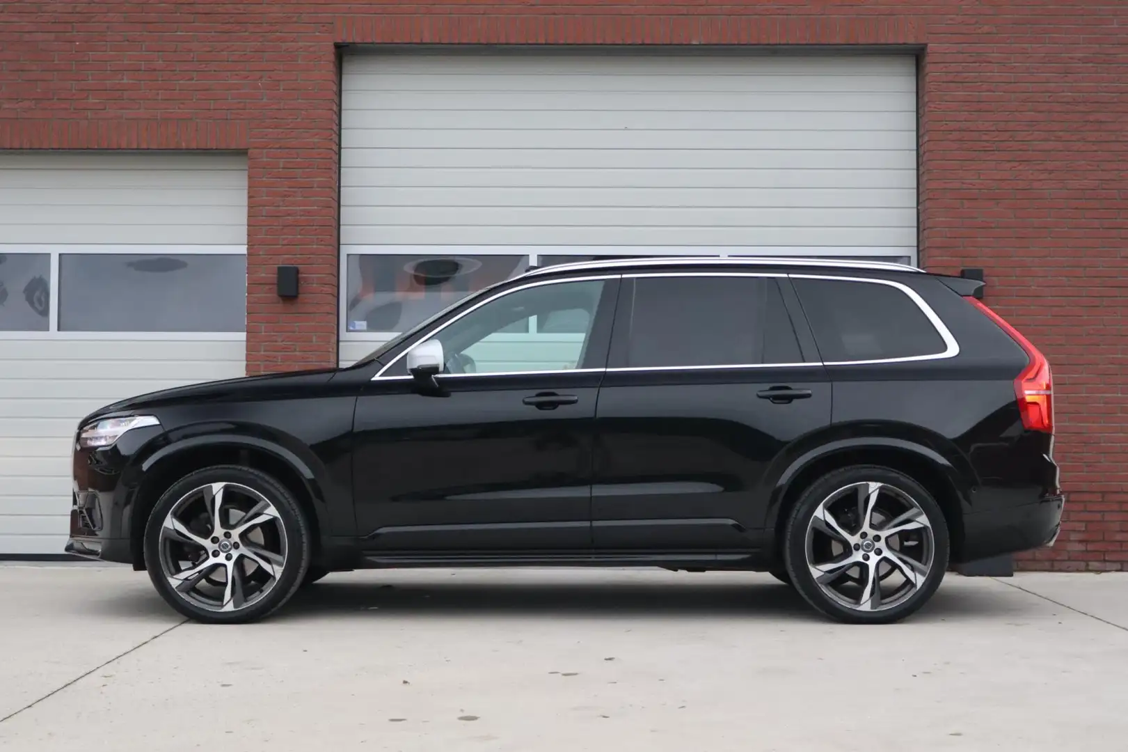 Volvo XC90 2.0 D5 AWD Inscription R-Design 7 persoons - Bower Schwarz - 2