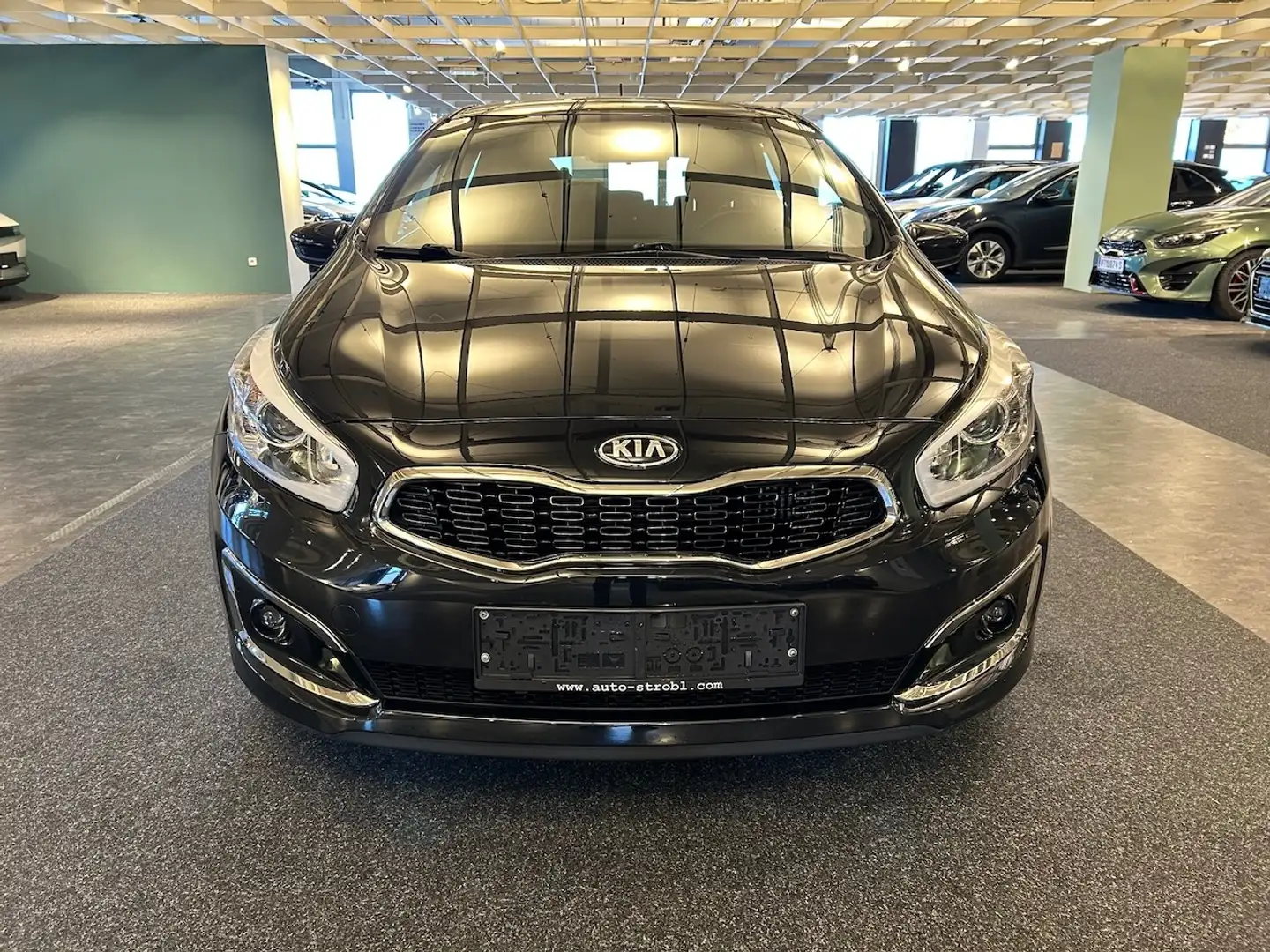 Kia Ceed / cee'd 1,0 TGDI ISG Silber *Service neu* Schwarz - 2