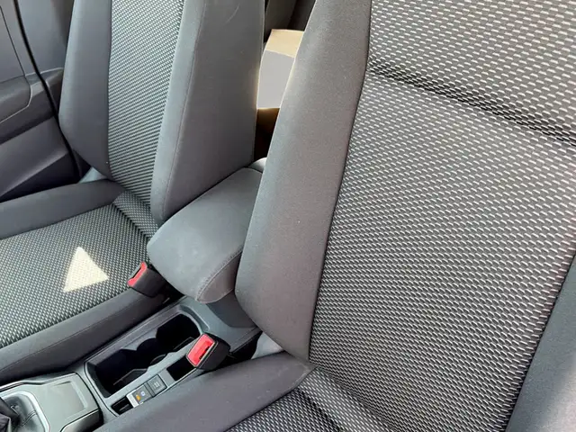 Volkswagen T-Roc view 8