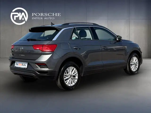 Volkswagen T-Roc view 4