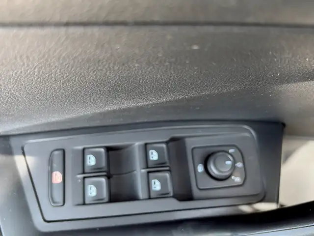 Volkswagen T-Roc view 15