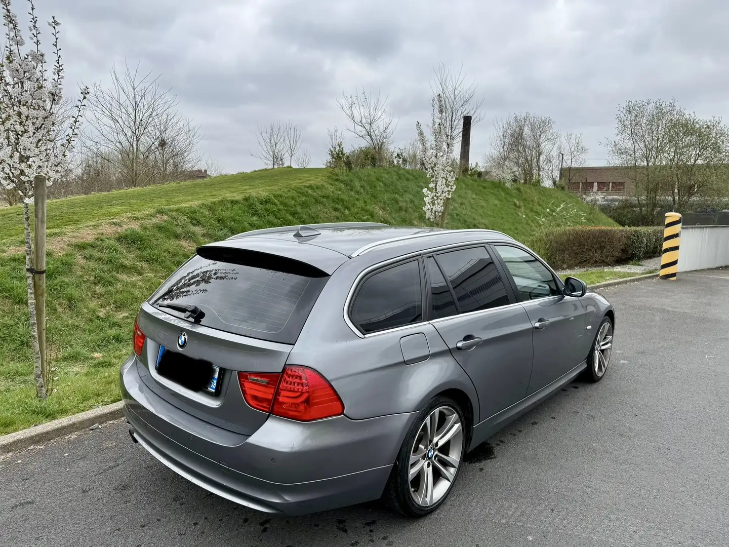 BMW 318 Touring 318d 143 ch Edition Business - 2
